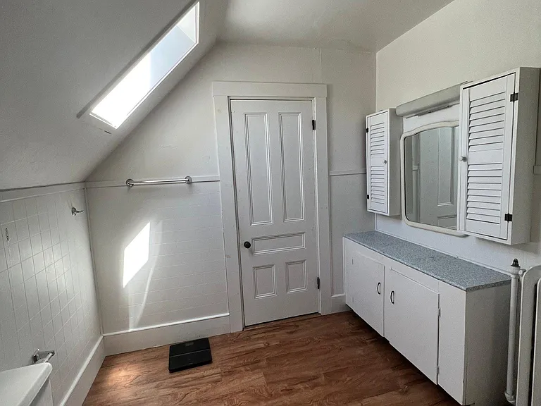 683 State St #3 — Photo 5
