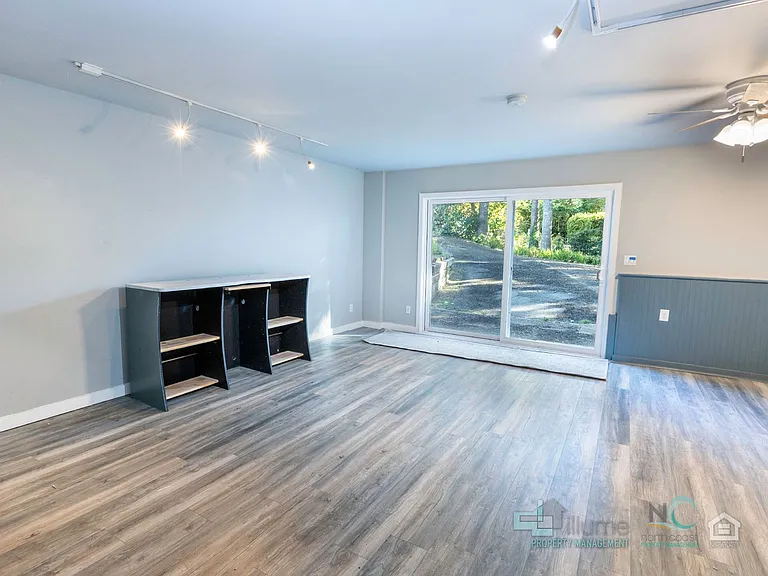 242 Hemlock St — Photo 48