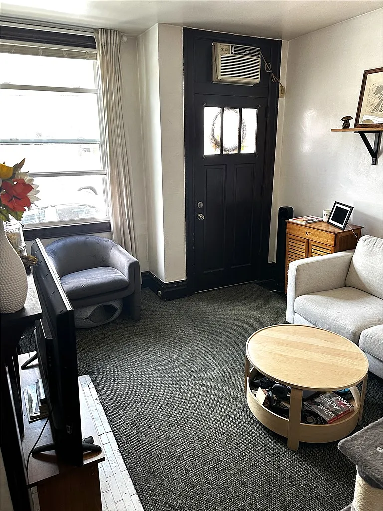 2 bed, 1218 sqft, $1,395 — Photo 3