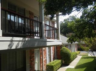 1028 Roaring Springs Rd, Fort Worth, TX 76114
