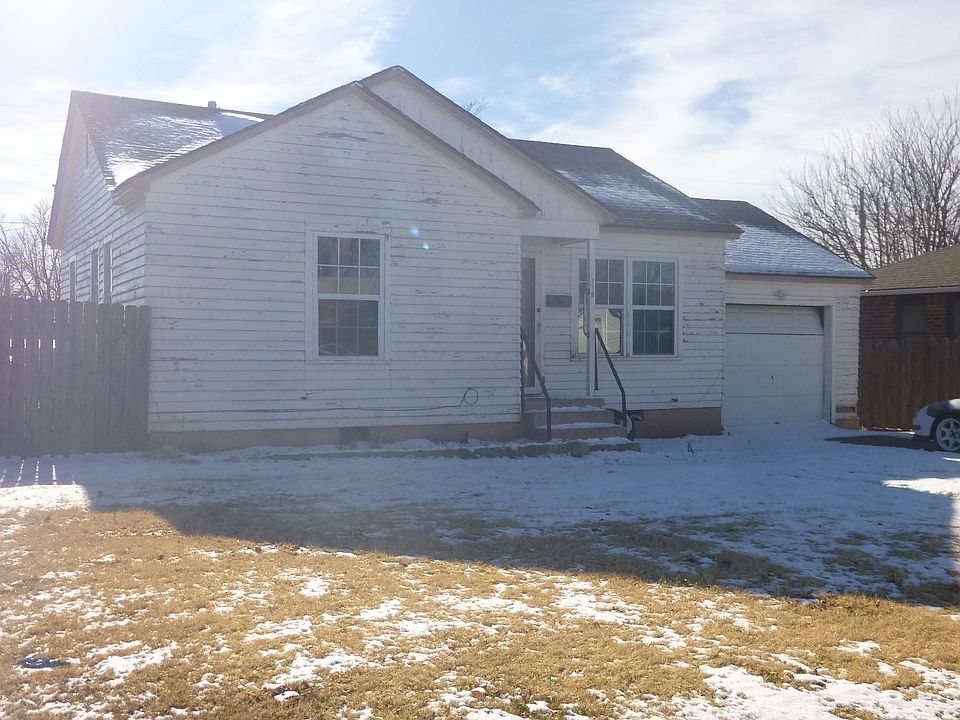 2nd image of 119 Carpenter Ln