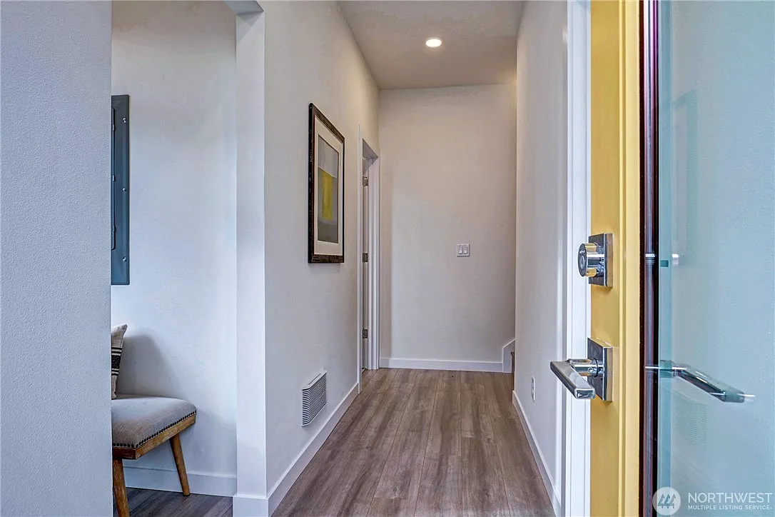 2 bed, 1295 sqft, $3,500 — Photo 3
