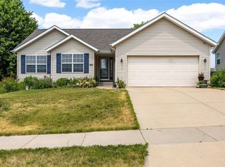 6806 Springwood Pl NW, Cedar Rapids, IA 52405