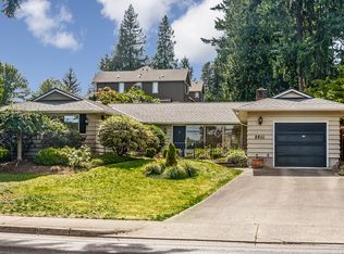 2011 100th Ave NE, Bellevue, WA 98004