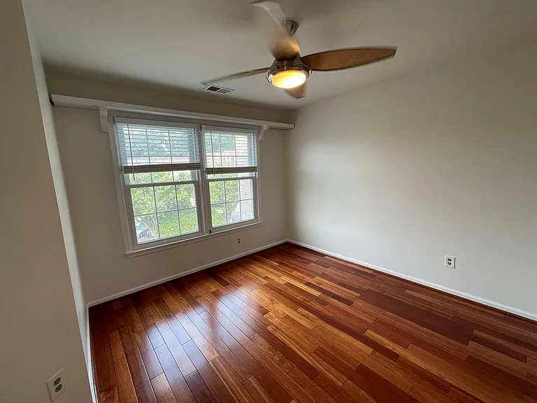 7727 Rockledge Ct — Photo 28