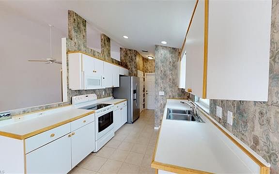 4th image of 3420 Sabal Springs Blvd