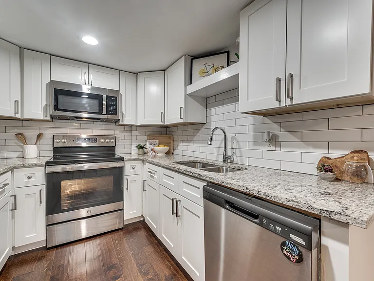13019 Glenside Dr — Photo 10