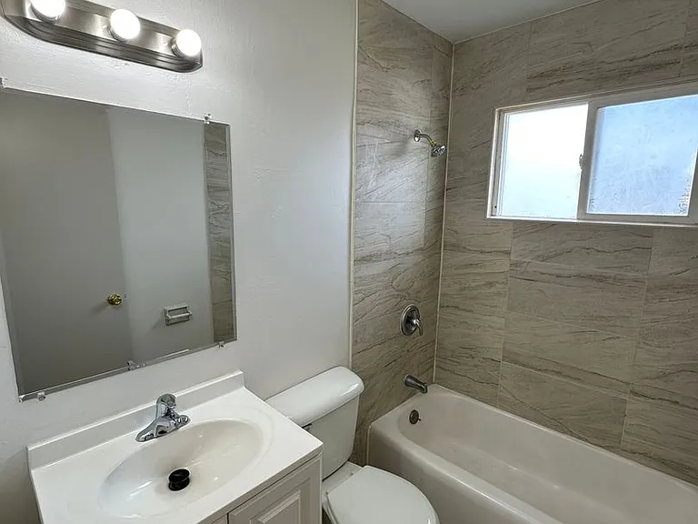 1422 S 7th St — Photo 9