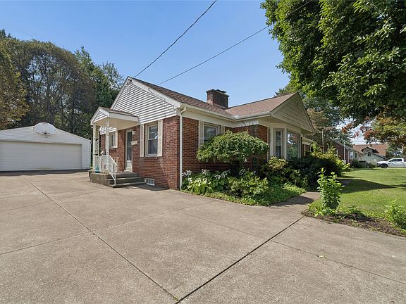 2nd image of 1761 W 29th St
