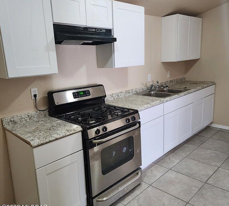 1st image of 713 N San Manuel Dr