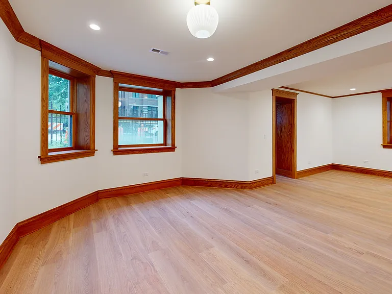 1233 N Hoyne Ave #G — Photo 4