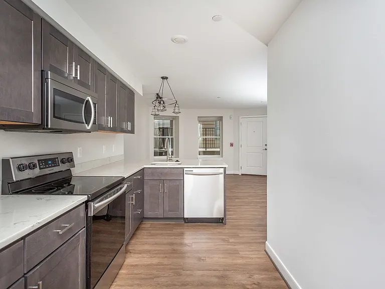 815 Park Ave — Photo 34