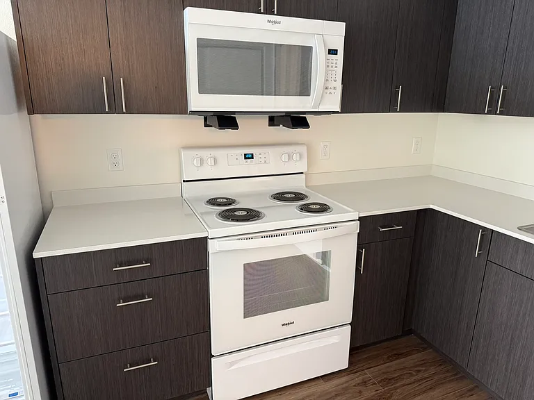 Nichols Court Apartments — Photo 22