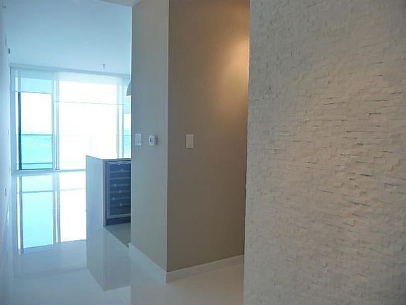 4th image of 2020 N Bayshore Dr APT 2408