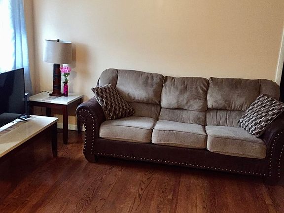 4th image of 3033 Bright St
