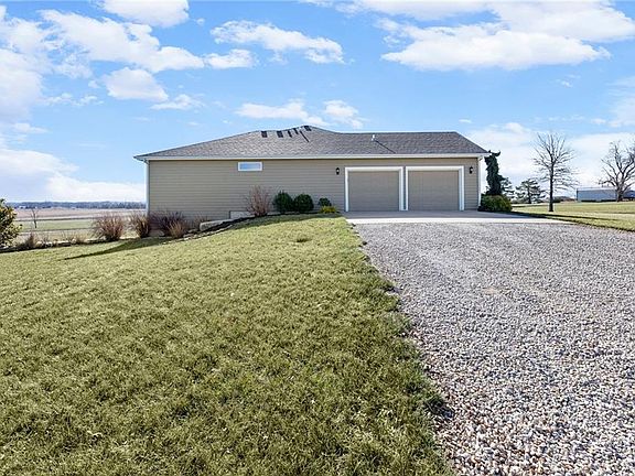 5th image of 556 N 775th Rd