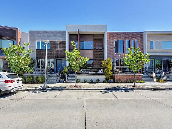 Front/Street View