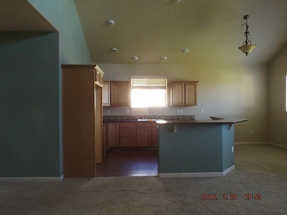 3rd image of 820 Wildwood Ct