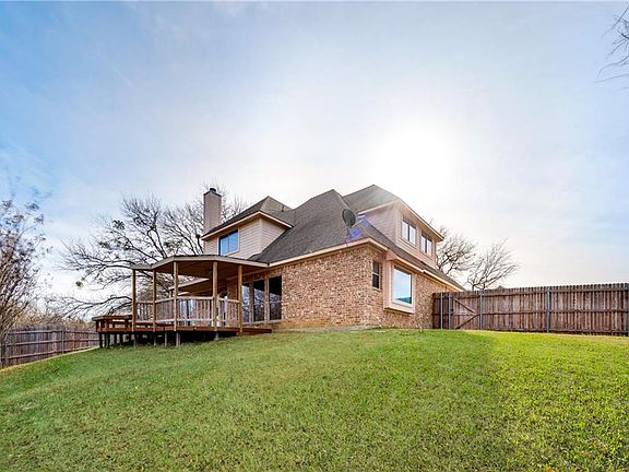 2nd image of 316 Creekwood Ct