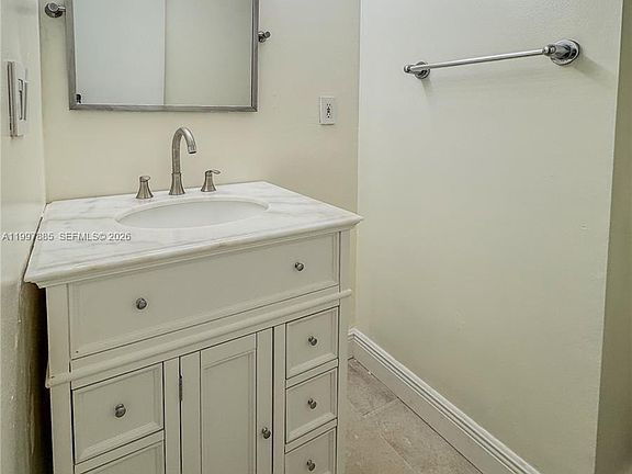 5th image of 2935 NE 163rd St APT 4T