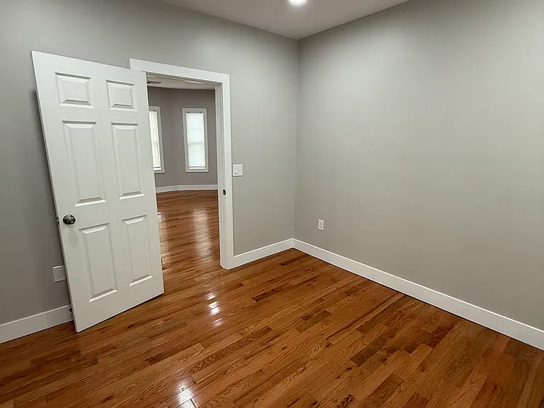 66 Waverly St #3 — Photo 7
