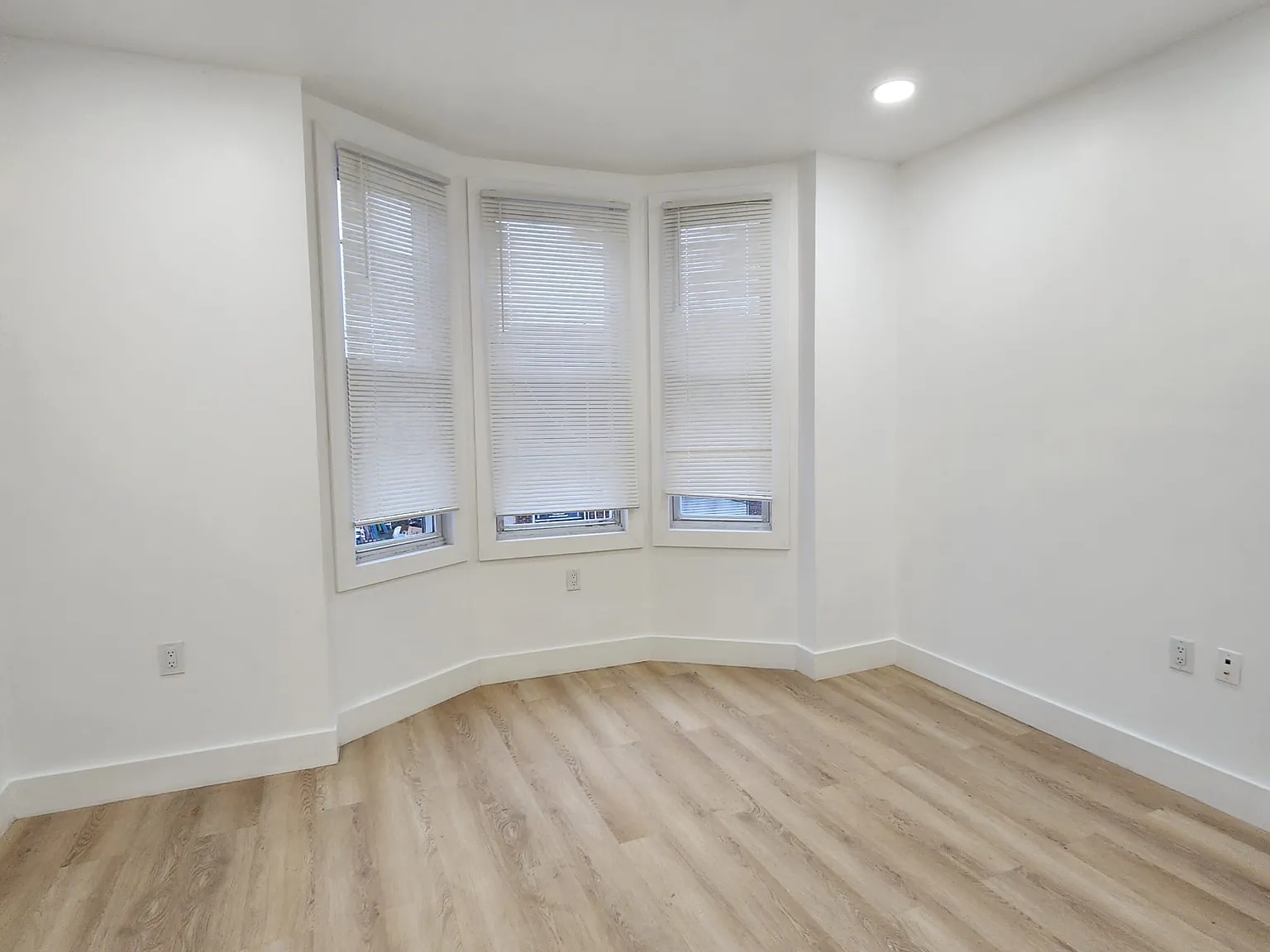 2 bedroom 2 bathroom — Photo 3