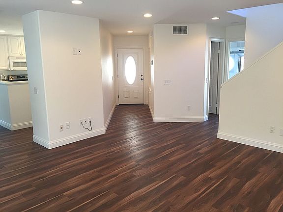 Living room/entrance