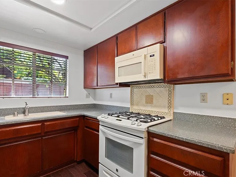 1001 N Monterey St #C — Photo 8