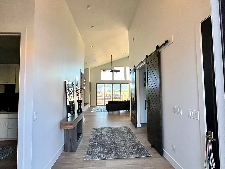 3505 W Friendly Meadow Rd — Photo 29