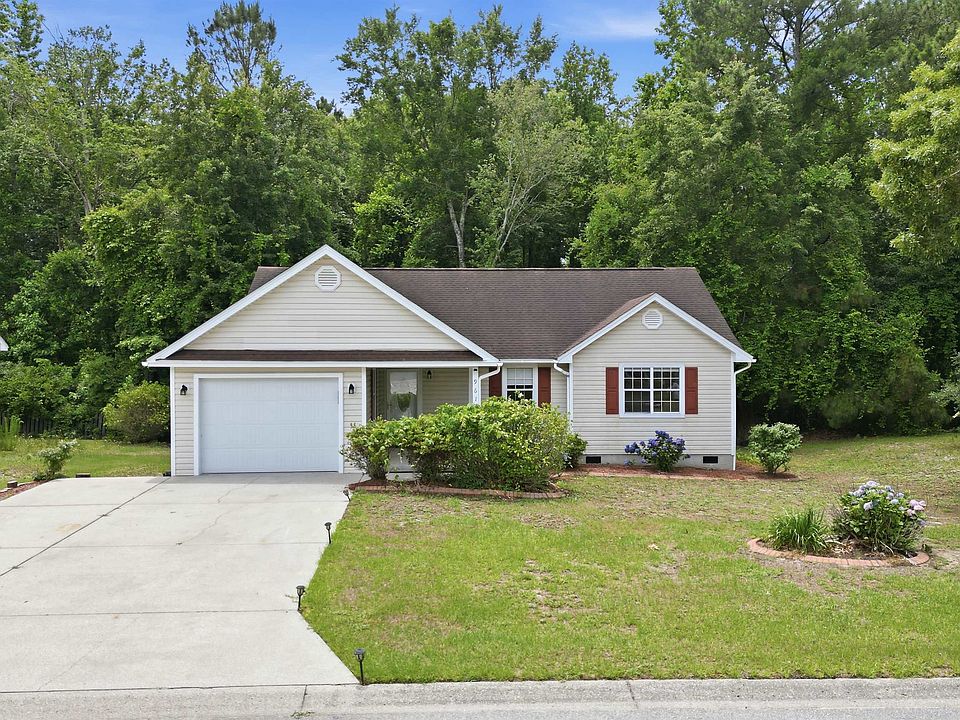 1st image of 961 Castlewood Dr.