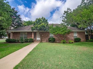 715 Taylor St, Mc Gregor, TX 76657