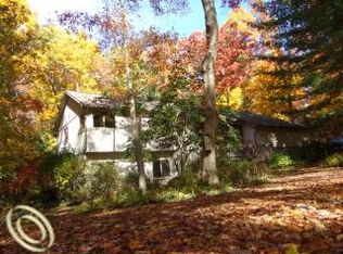 1905 Kent Rd, Ortonville, MI 48462