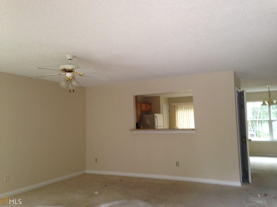2nd image of 340 Chase Ln