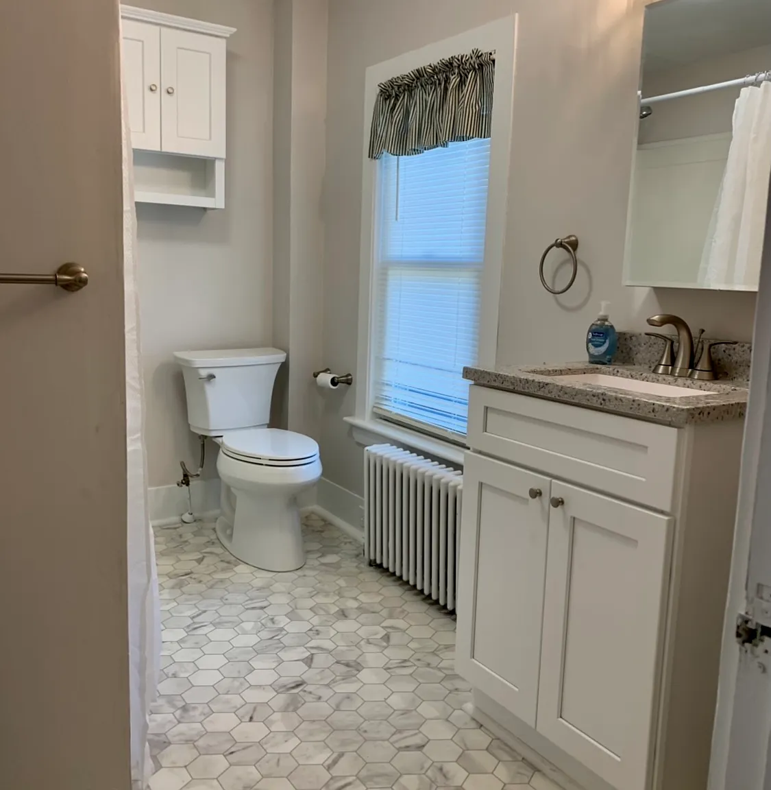 2 bed, 750 sqft, $2,250 — Photo 2