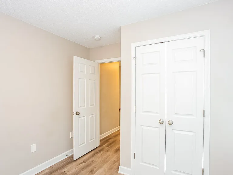 711 Continental Dr — Photo 12