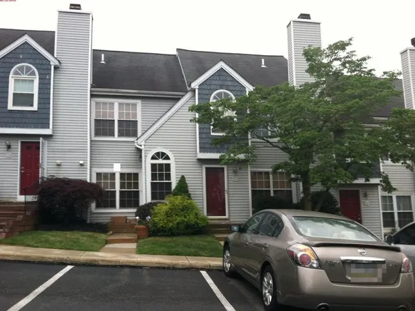 71 Black Watch Ct, Horsham, PA 19044