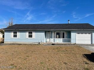 507 Sand Ridge Rd, Hubert, NC 28539