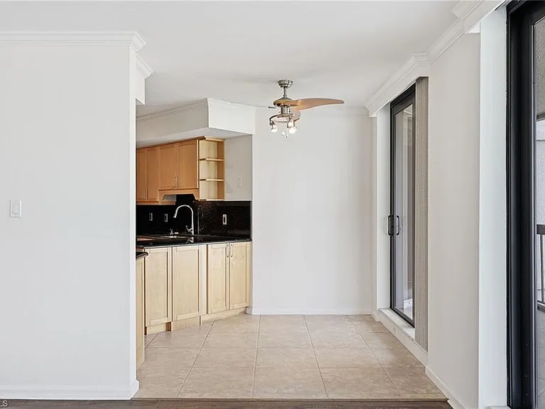4551 Gulf Shore Blvd N #200 — Photo 16