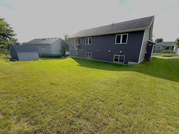 4th image of 3221 Lakeridge Dr NW