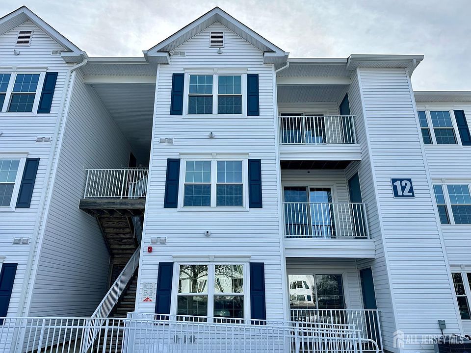 1st image of 1218 Waterford Dr