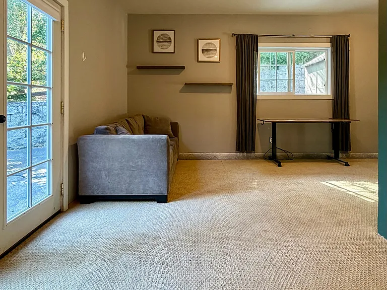 190 Oak Knoll Ct #1 — Photo 3