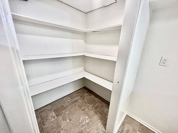5th image of 9841 White Oak Ave #103