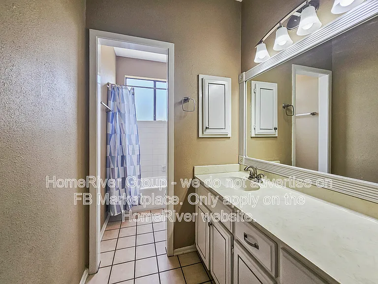 8823 Wellesley Manor Dr — Photo 17