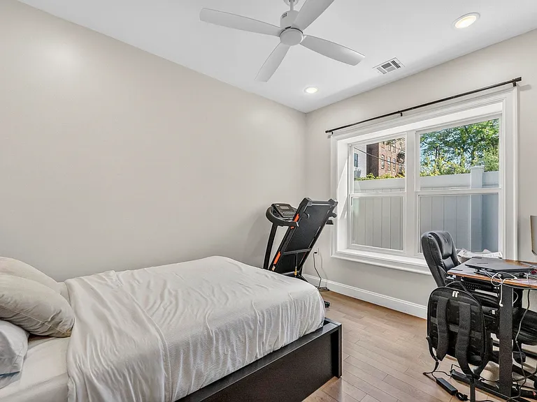 414 New York Ave #1A — Photo 13