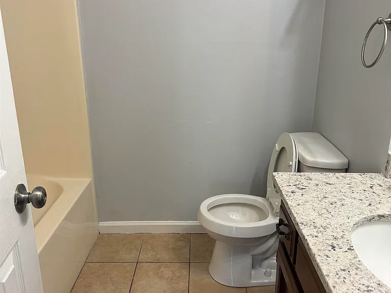 12820 Oliver Ln — Photo 10