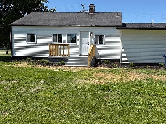 3rd image of 2542 Fairwood Ave