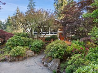 361 E Lakeland Dr, Allyn, WA 98524