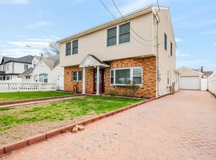 327 Peninsula Blvd, Cedarhurst, NY