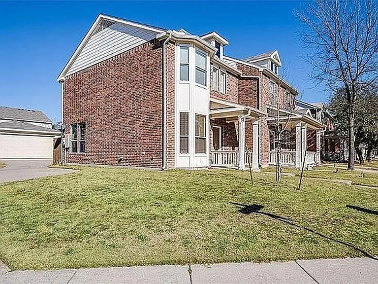 2601 Tilden Dr — Photo 2