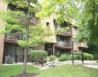 1st image of 404 Melrose Ave APT 304